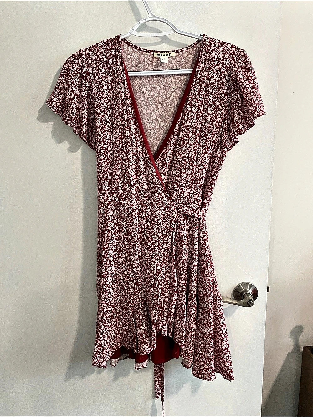miami Rayon Floral Wrap Mini Dress in Red & White Size Small Like New